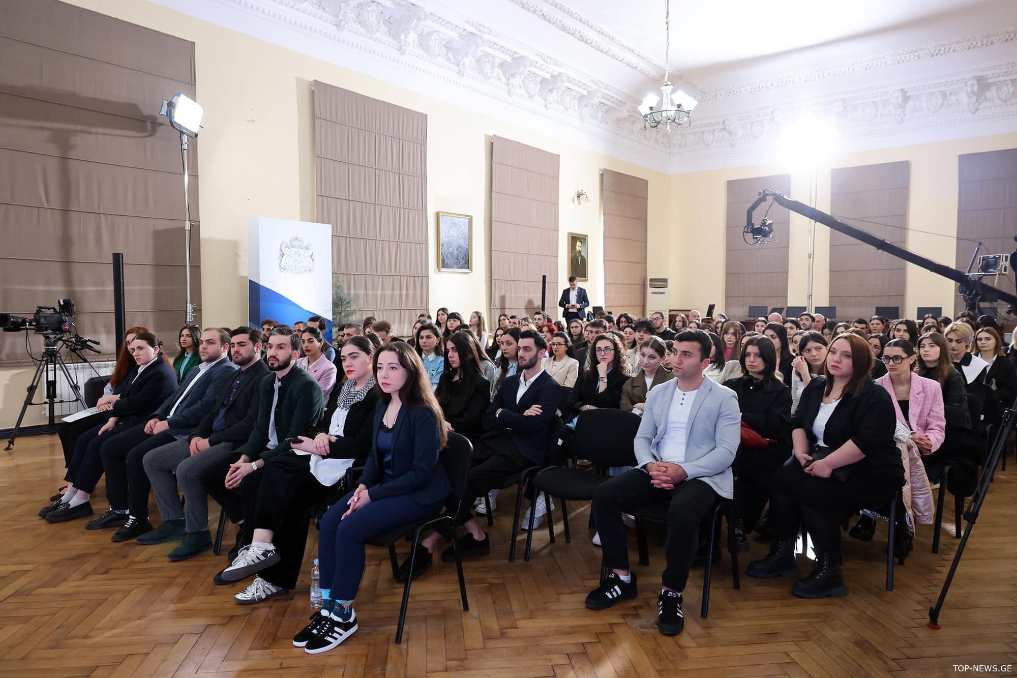 რას ჰპირდება "ქართული ოცნება" საარჩევნოდ სტუდენტებს?