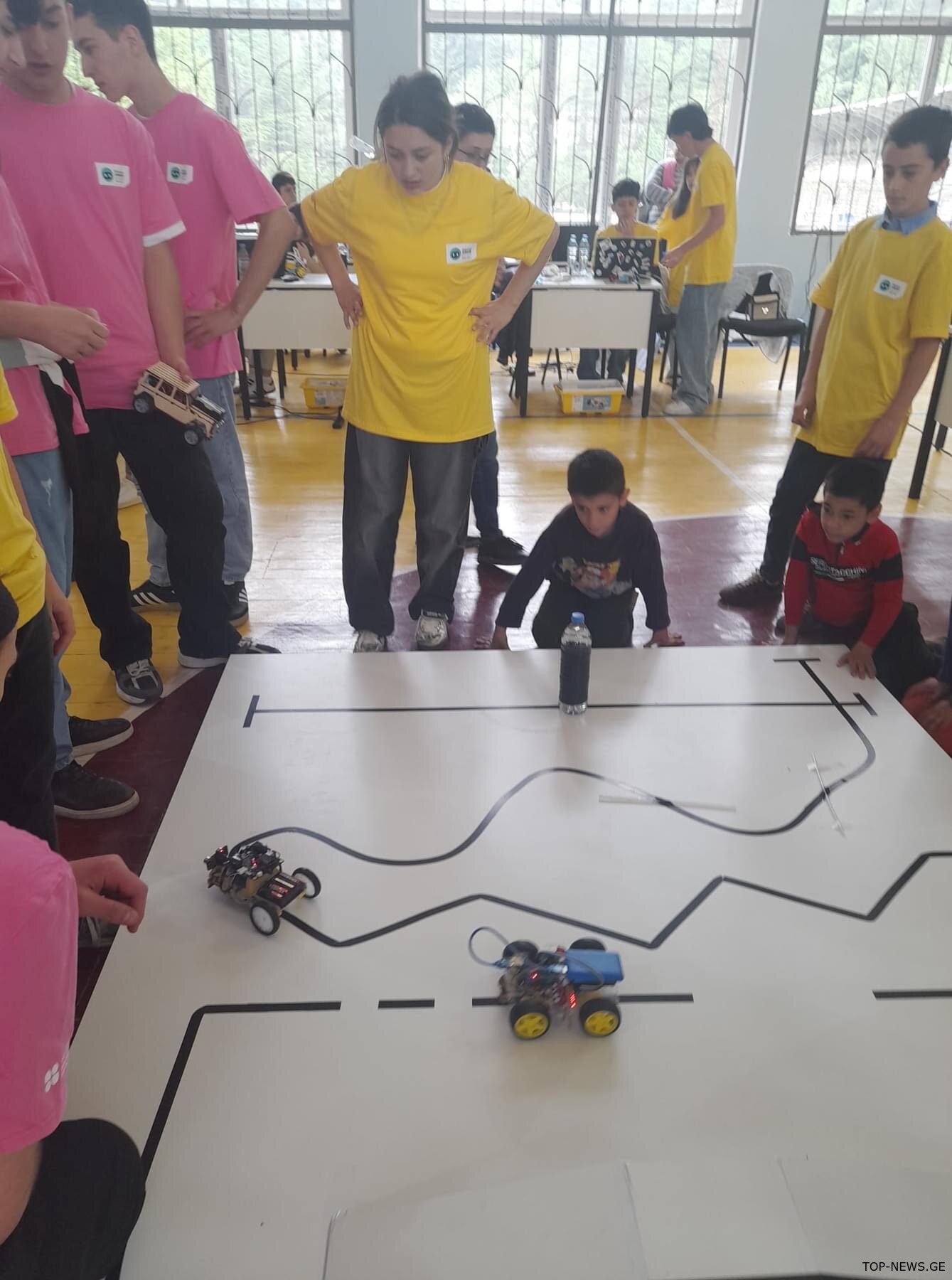 ჭიათურაში, პირველად საქართველოში, მოსწავლეებს შორის რობოტიკის ეროვნული ჩემპიონატი გაიმართა