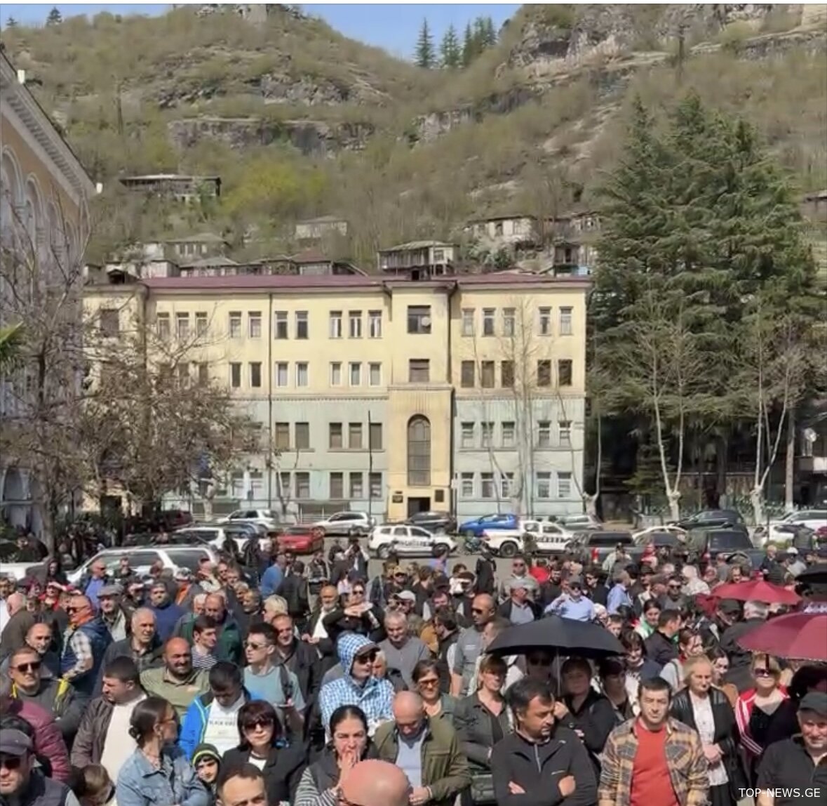 “გეხვეწებით, მოგვხედეთ! შიმშილის ზღვარზე არიან მაღაროელები”