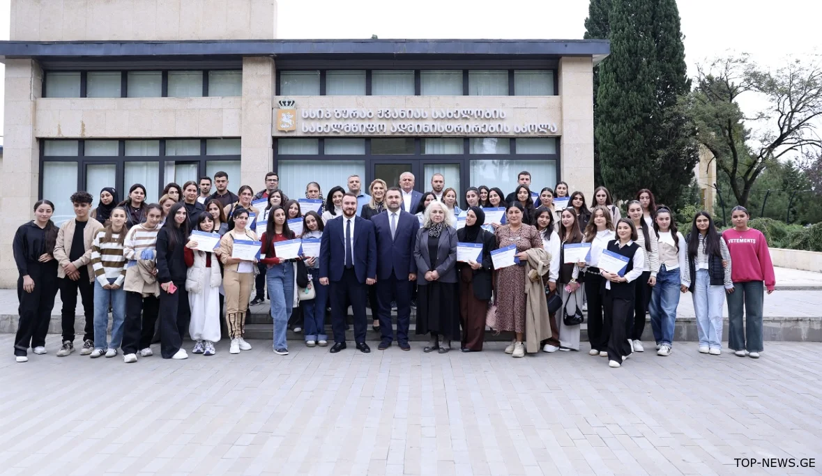 შეხვედრა სახელმწიფო ენის სწავლებისა და ინტეგრაციის პროგრამის კურსდამთავრებულებთან მარნეულში