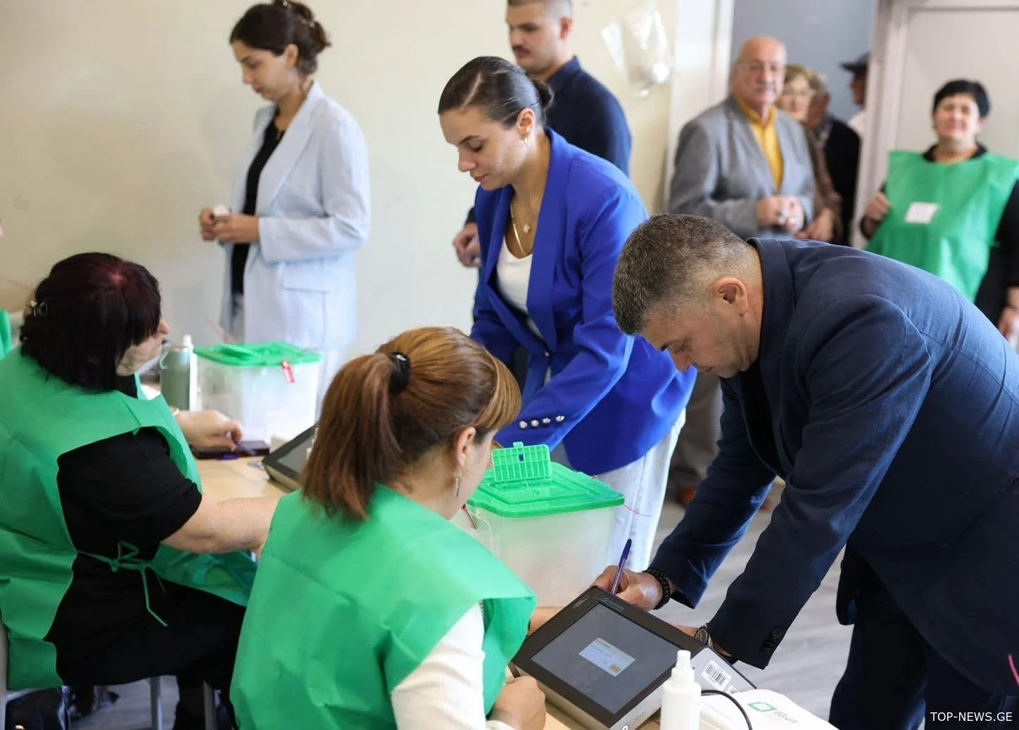 “მადლობა თითოეულ ქუთაისელს, ვინც დღეს საარჩევნო ყუთთან სწორი არჩევანი გააკეთა და ხმა მისცა ქვეყნის მშვიდობიან განვითარებას”