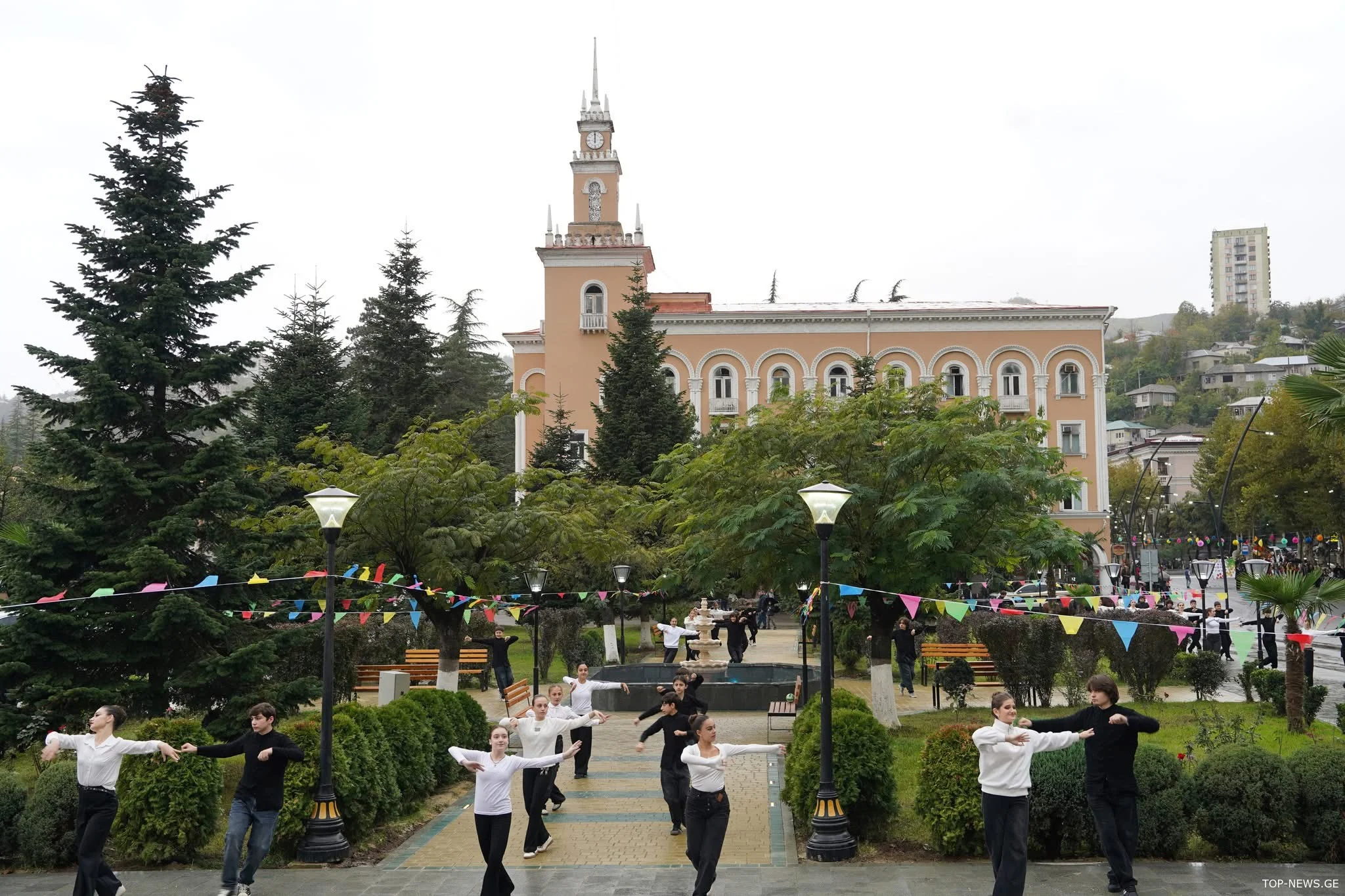 ჭიათურაში სახალხო დღესასწაული იმართება