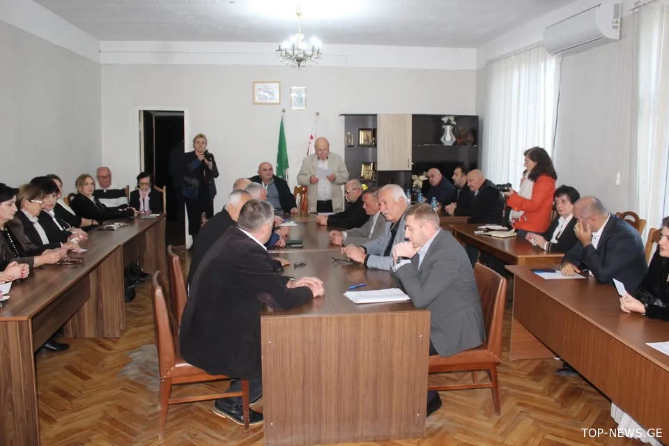 როგორ გადანაწილდა პოზიციები ხარაგაულის ახალ საკრებულოში?