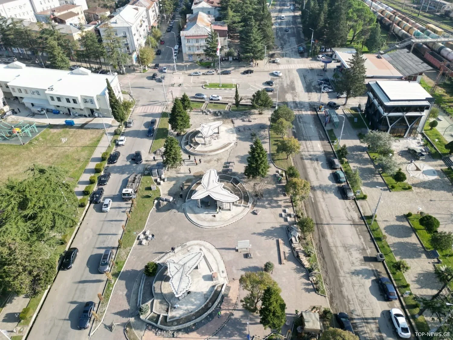 სამტრედიაში ცენტრალურ სკვერს რეაბილიტაცია უტარდება