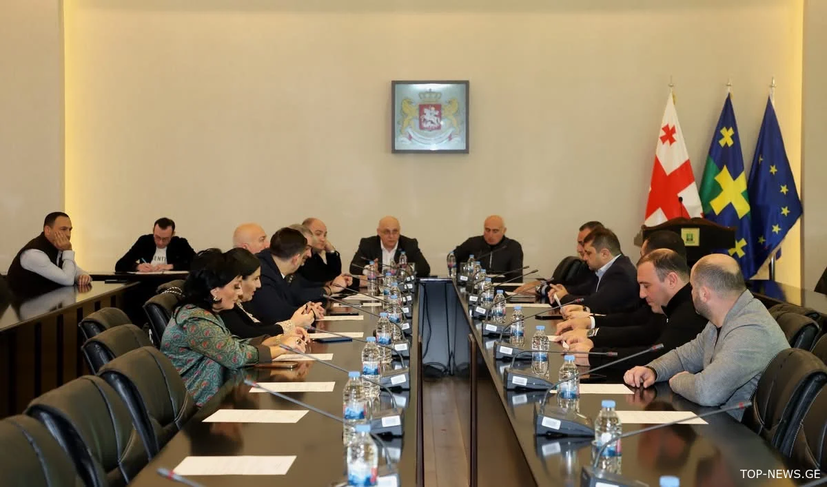 ქუთაისის საკრებულოს 4-მა წევრმა უფლებამოსილება შეიწყვიტა