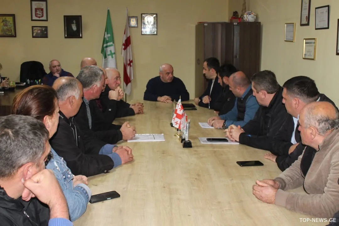 ტრადიციული თათბირი ხარაგაულის მერიაში და მერის დავალება თანამშრომლებს