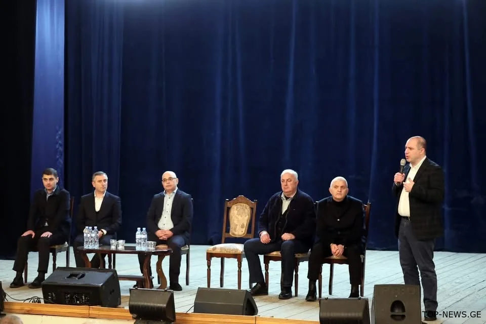 განათლების მინისტრმა რაჭაში პედაგოგებს შეხვდა