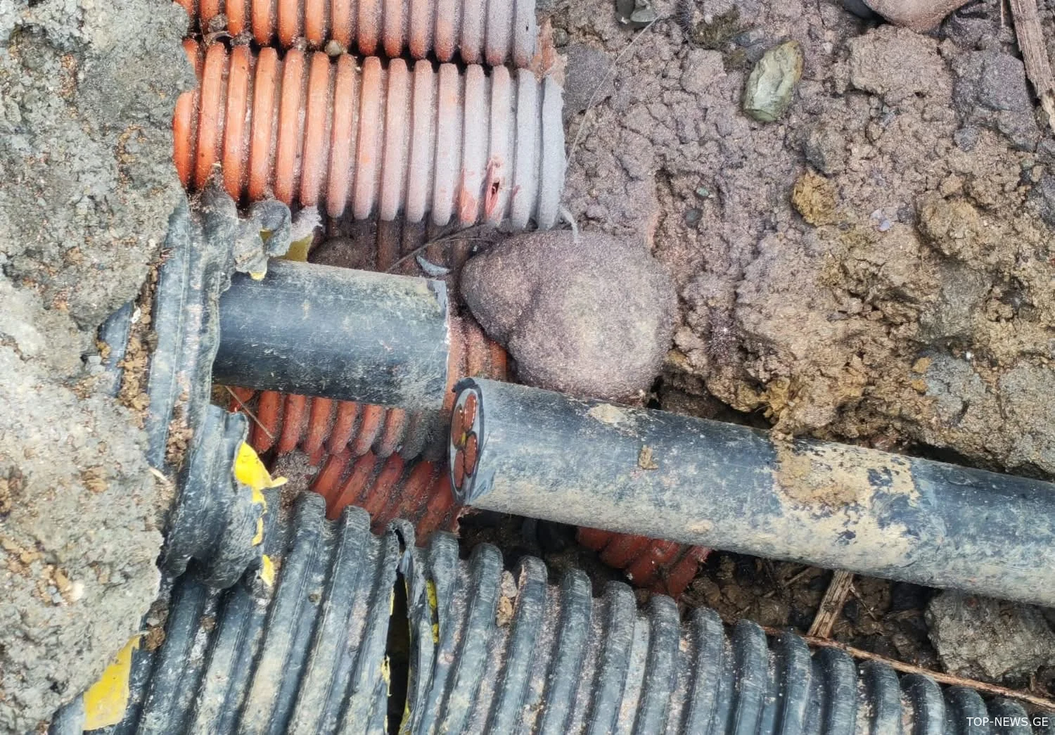 რიკოთზე რამდენიმე ასეული მეტრი გარე განათების კაბელი მოიპარეს