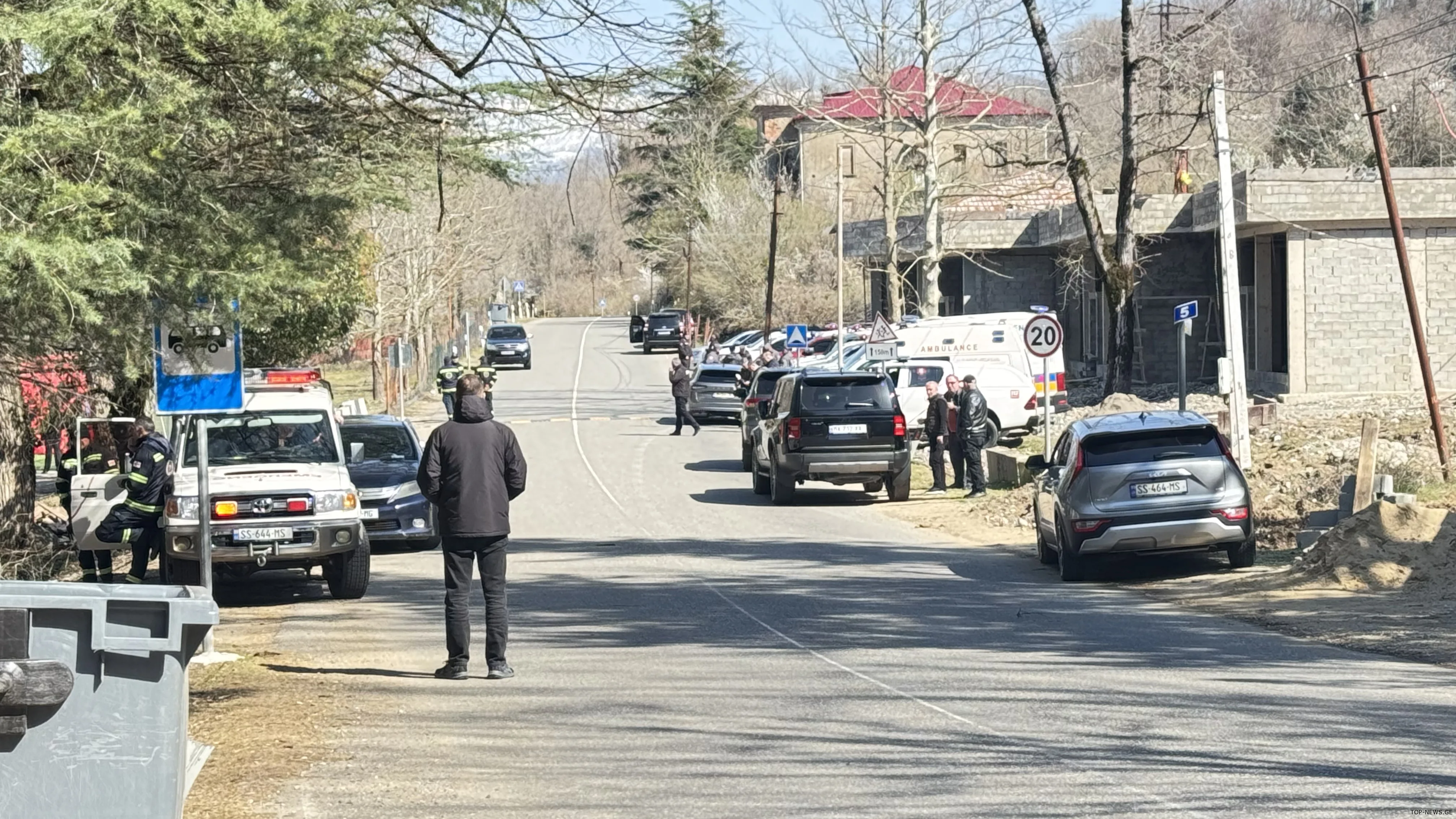 ქუთაისიდან ტყიბულის მიმართულებით ტრანსპორტი სოფელ მაღაროს გავლით მოძრაობს