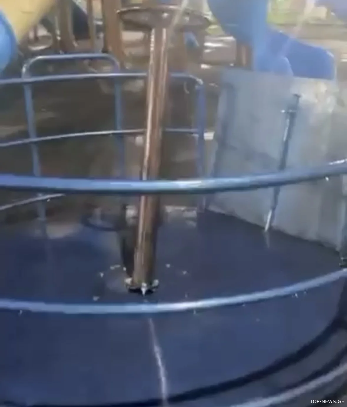 ხონის ცენტრალურ ბულვარში ახლახან განთავსებული ბავშვთა ატრაქციონების დააზიანეს