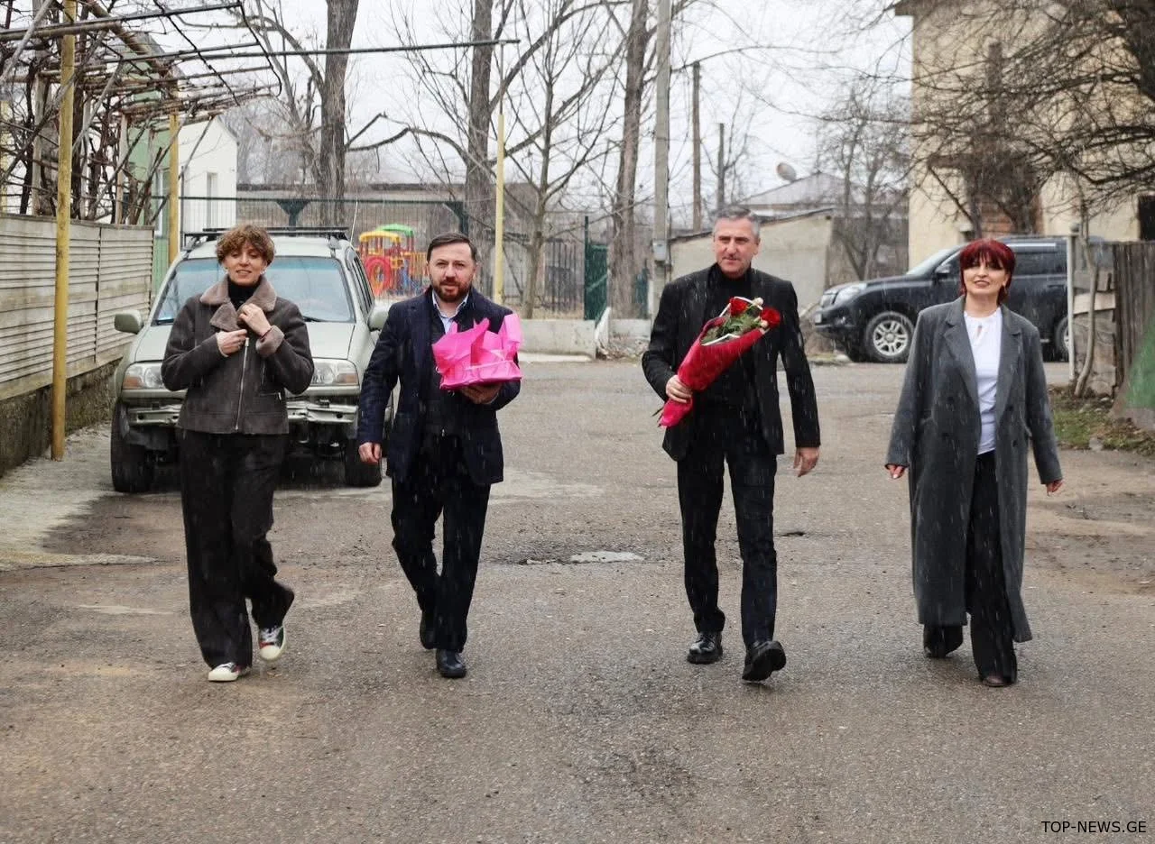 ონში ღვაწლმოსილ ქალბატონებს 8 მარტი სიმბოლური საჩუქრებით მიულოცეს