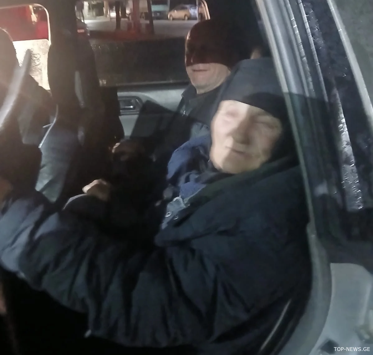 81 წლის ქალბატონი, რომელსაც სოფელ დერჩში ეძებდნენ, ქუთაისში იპოვეს და საკუთარ სახლში დააბრუნეს