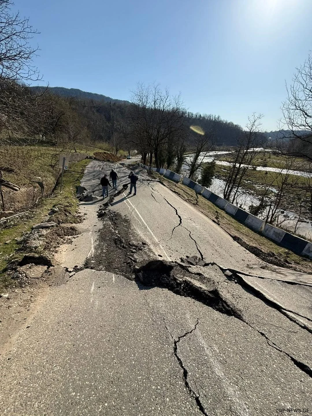 “რაღაც უნდა მოიფიქროს მთავრობამ,”-მოსახლეობა ქუთაისი-ტყიბულის გზაზე