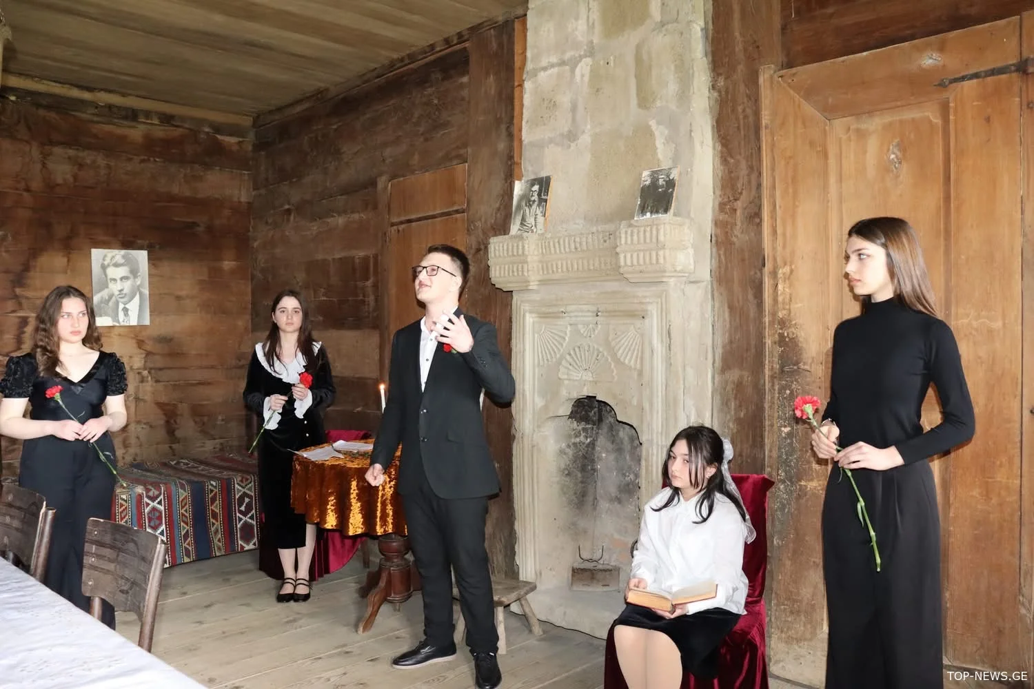 ვანში, ტიციან ტაბიძის მშობლიურ სახლში ლიტერატურული პერფომანსი გაიმართა