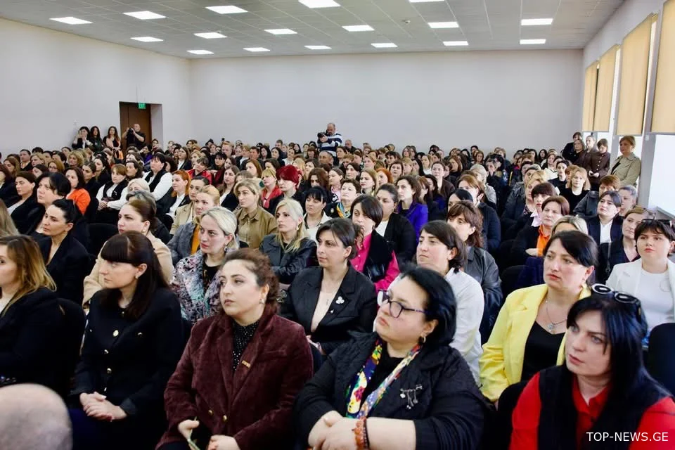 განათლების მინისტრი ზესტაფონში მოსწავლეთა მშობლებს შეხვდა