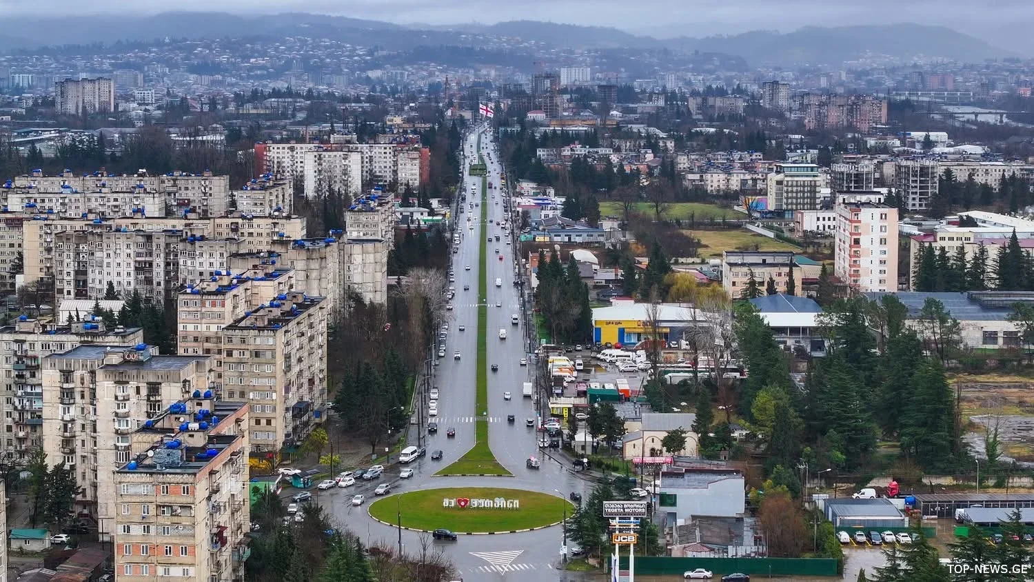 "ყარს აქაურობა, დავიწამლეთ ხალხი,"- რა იწვევს არასასიამოვნო სუნს ქუთაისში, ნიკეას ქუჩაზე?