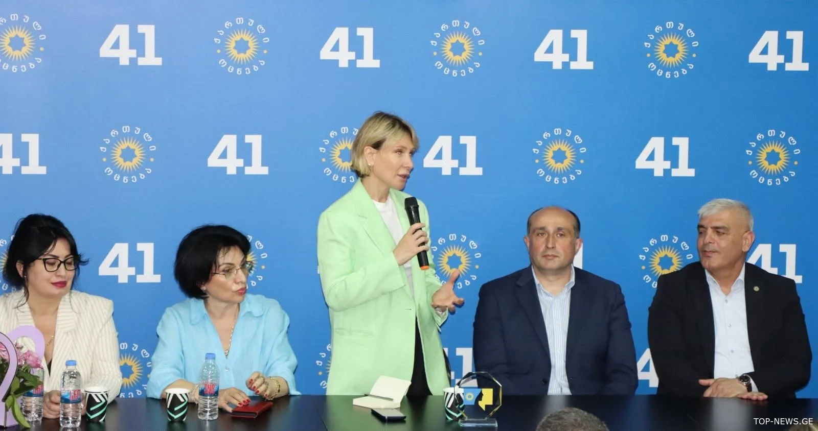 "ქართული ოცნების" ქალთა ორგანიზაცია იმერეთში მცხოვრებ ქალებს შეხვდა