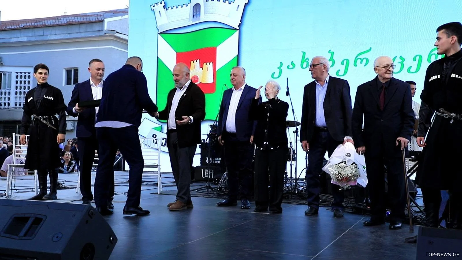 ზესტაფონში საპატიო მოქალაქეები დააჯილდოვეს