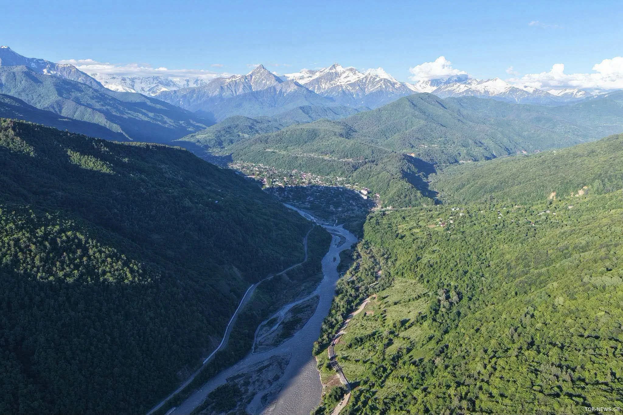 ონის შესასვლელში ავტომობილებისათვის მოძრაობა აღდგა